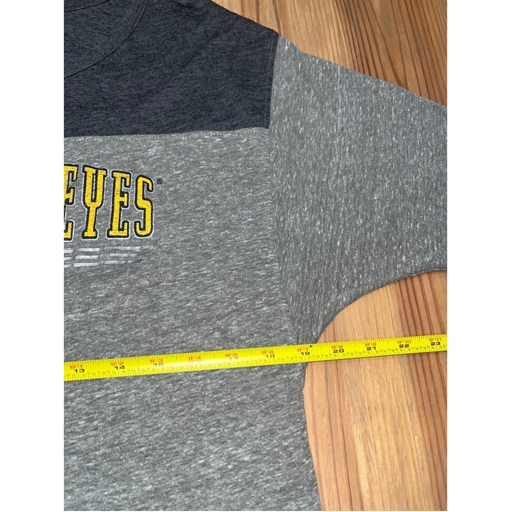 Iowa Hawkeyes Women's Shirt Rivalry Threads Sz Large 12-14 Preloved, 0017 B1 - Picture 4 of 7